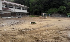 横屋丁育英小学校