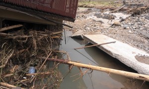 中津交差点付近決壊現場住宅